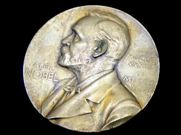 Нобелевские премии вручат онлайн из-за коронавируса