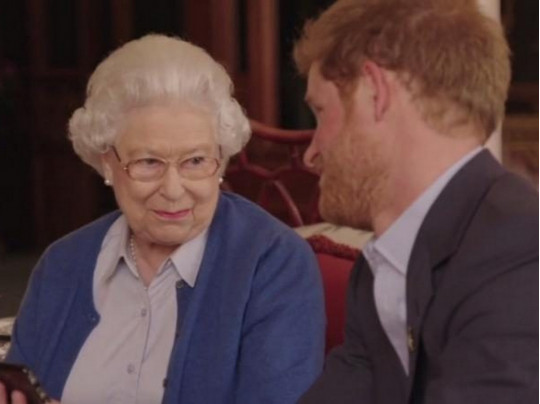 Достал бабушку: королева Елизавета собирается лишить своего внука Гарри титула принца
