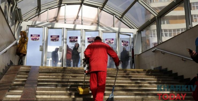 На уборку переходов на станциях метро Харькова потратят почти 10 миллионов гривен