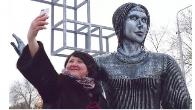 Страшный памятник Аленушке сносят в России: Сегодня ее срежут