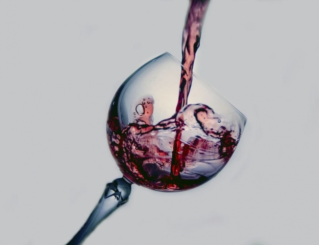 Чем опасен один бокал вина в день