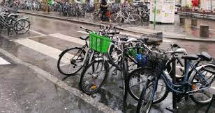 В Страсбурге российский дипломат прятал в консульстве краденные велосипеды чтобы затем продать