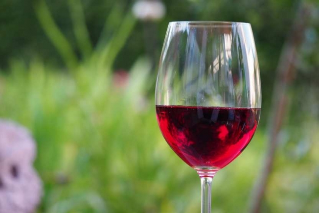 Развенчан миф о пользе употребления одного бокала вина в день