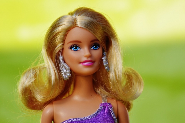 Куклы для девчек: почему они важны для развития 
