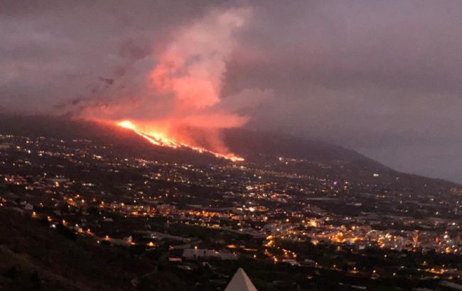 Извержение вулкана на Канарах: власти Испании хотят эвакуировать до 10 тысяч человек